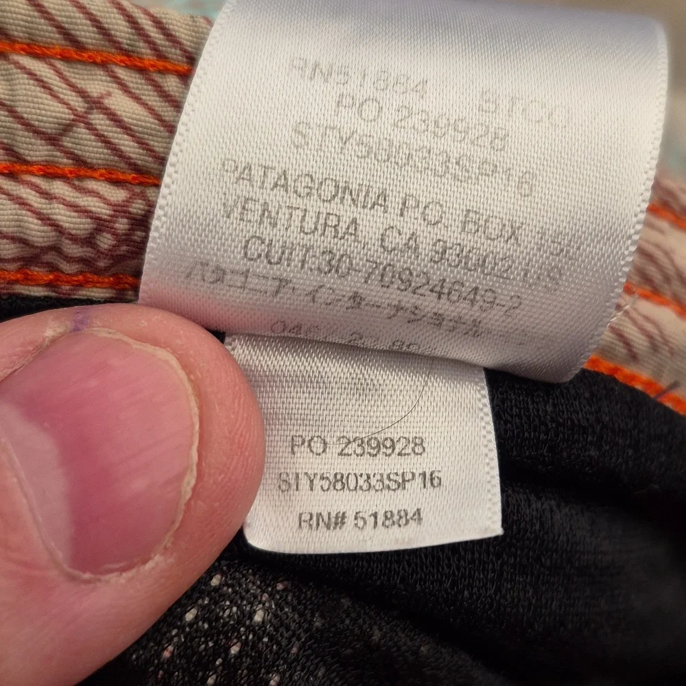 PATAGONIA Peach Pink Grey Floral Mens Large Swim Trunks Baggies Shorts RARE‎